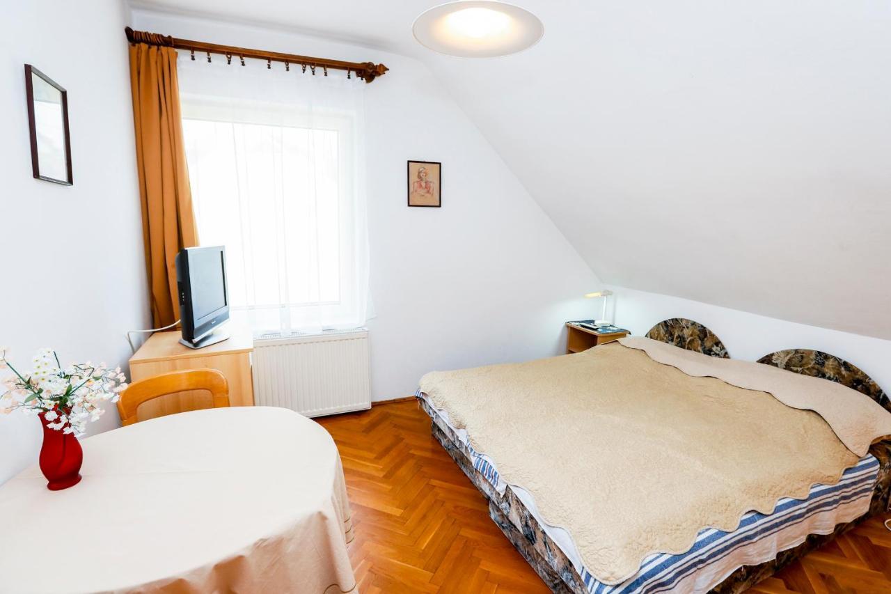 Burg Vendégház Eger Habitación foto